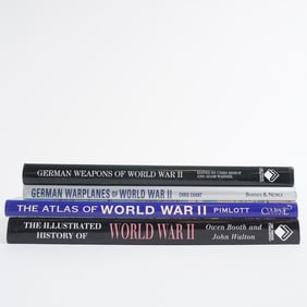 4pc Illustrated Books of History and Weapons of World War II