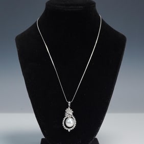  Diamond and Pearl Necklace 18kt
