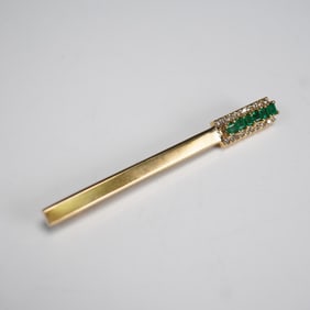 18 KT gold Pin with Diamonds and Emeralds
