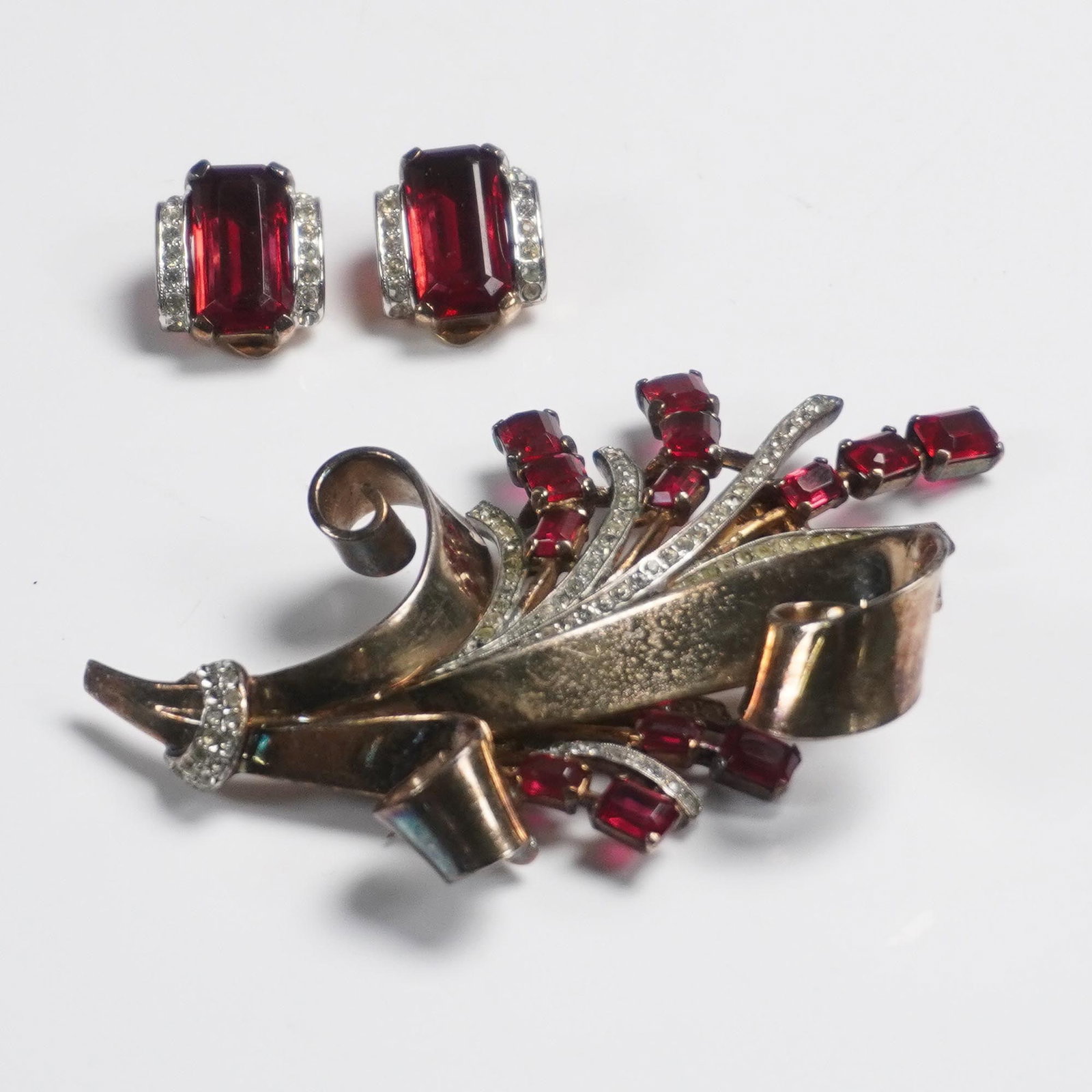 2pc Trifari Gold Tone Fur Clip and Earrings, Alfred Phillipe Design  (1 of 4)