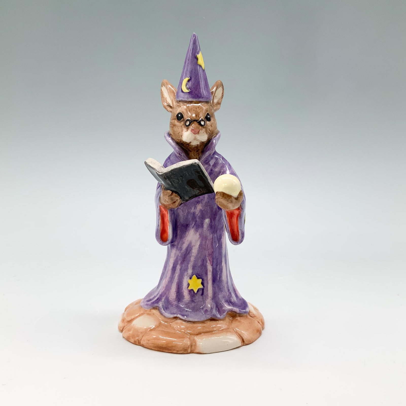 Wizard DB168 w/ Box - Royal Doulton Bunnykins: Royal Doulton Bunnykins hand-painted fine bone china figurine titled Wizard, DB168. This figurine, produced in a limited edition of 2000 for UK International Ceramics Ltd, is number 228. Includes orig
