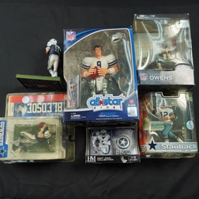6pc Dallas Cowboys Collectible Figurines and Coin Set, Football