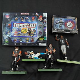 6pc NFL Football Collectible Figurines, Coin, and TeenyMates