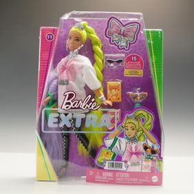 Mattel Barbie Extra Fashion Doll with Accessories Set