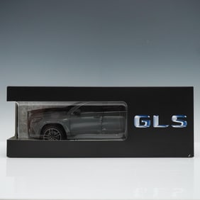 Mercedes-Benz GLS 1:18 Diecast Model, Selenite Grey