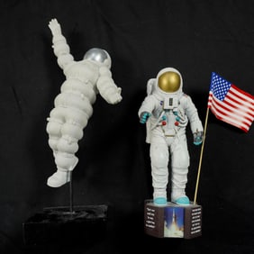 2pc Astronaut Figurine Set, Hamilton Apollo 11 Edition