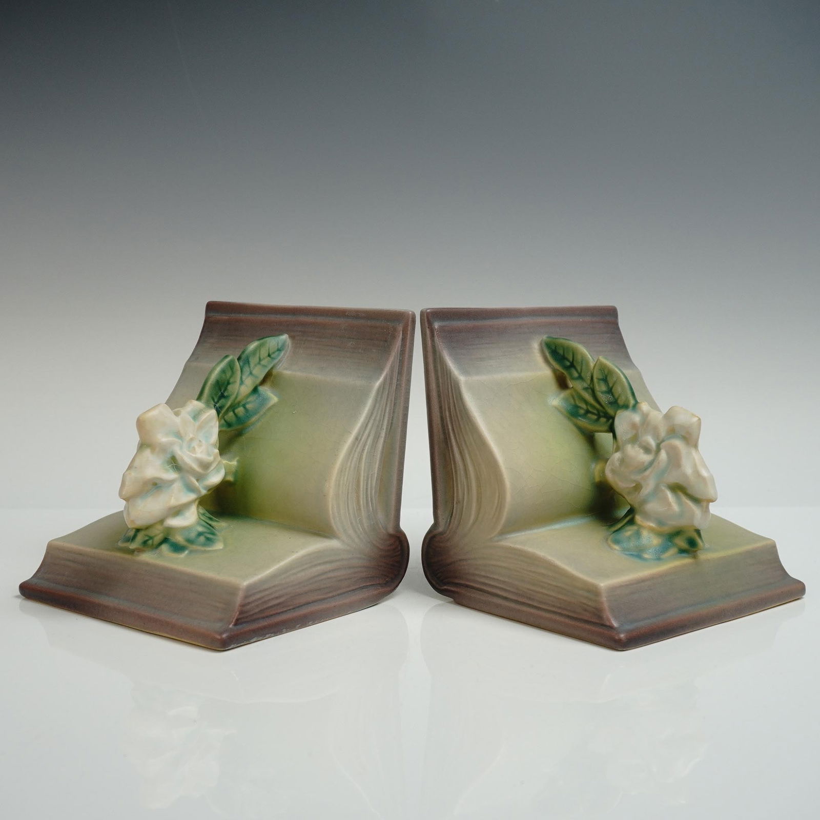 Pair of Roseville Pottery Bookends, Gardenia (1 of 5)