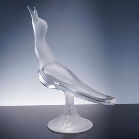 Lalique Crystal Figurine, Frosted Seagull with Raised Beak