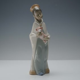 Lladro Porcelain Figurine, King Balthasar 1004675