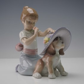 Lladro Porcelain Figurine, An Elegant Touch 1006862