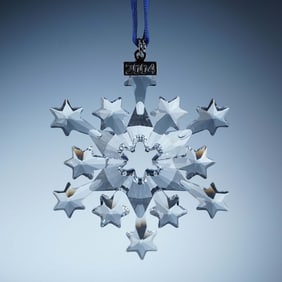 Swarovski Crystal Annual Christmas Ornament 2004 with Blue Box