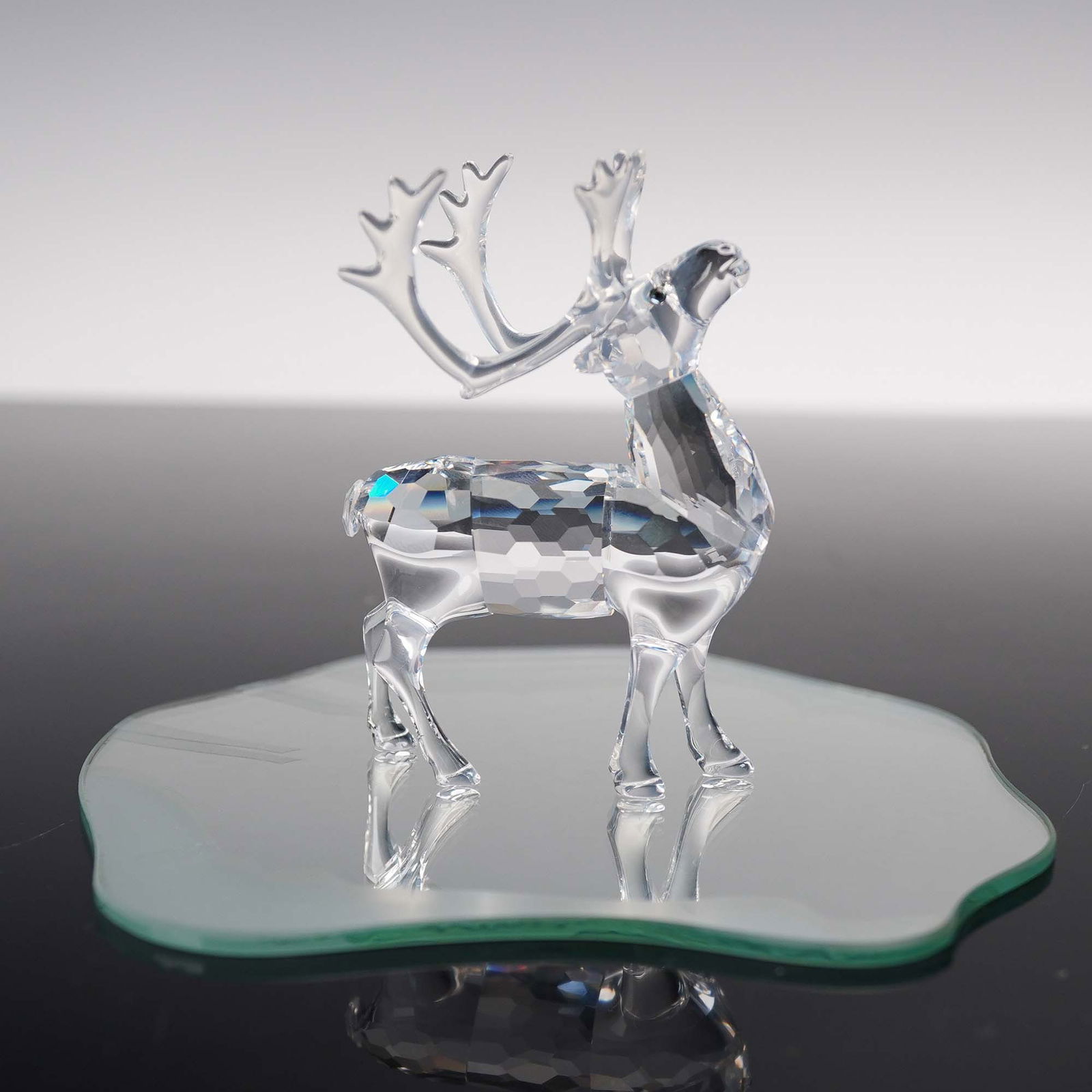 Swarovski Crystal Figurine, Reindeer 214821 (1 of 6)