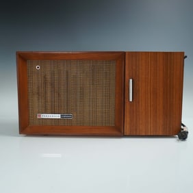 Panasonic 2 Way System Wood Tabletop Radio Model RE-7487