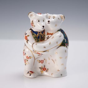 Royal Crown Derby Figurine, Bear Hug with Box