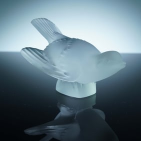 Lalique Crystal Figurine, Sparrow Wings Out
