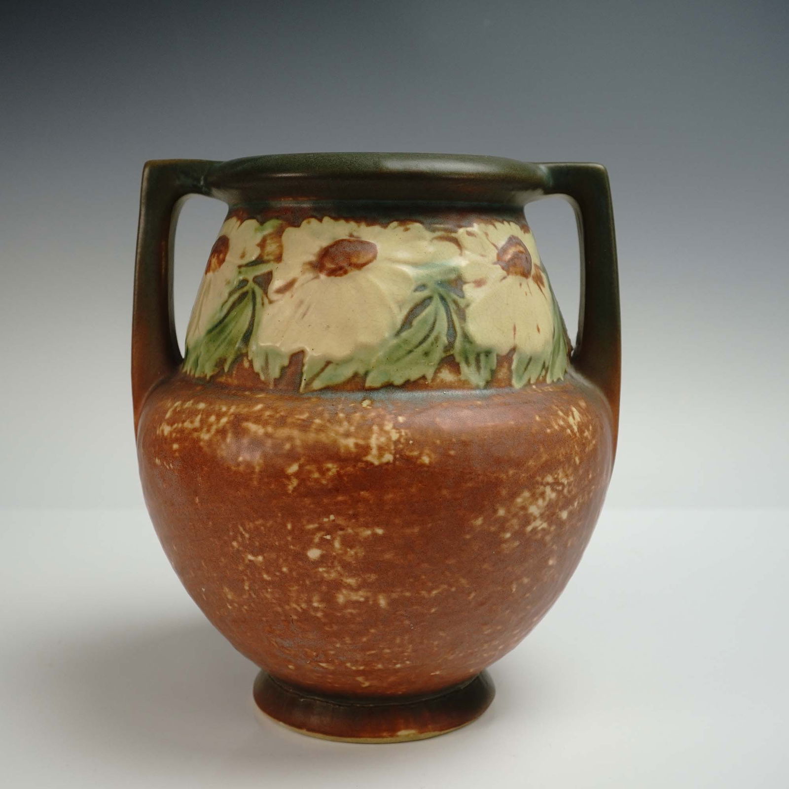 Roseville Pottery Double-Handle Vase, Dahlrose (1 of 4)