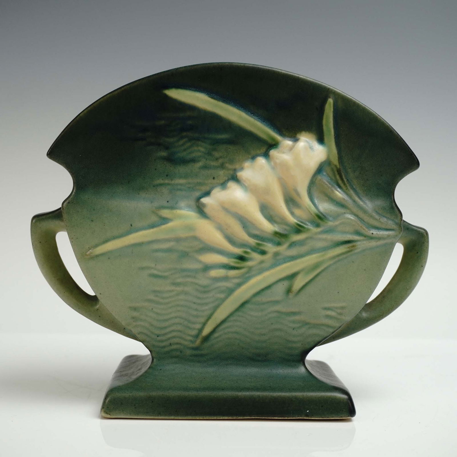 Roseville Pottery Freesia Vase, Green (1 of 4)