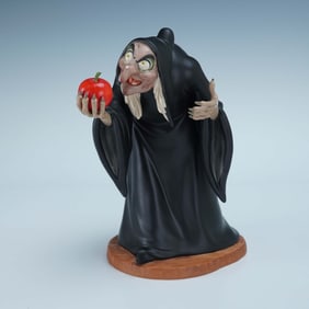 Disney Classics Figurine, Witch "Take the Apple, Dearie"