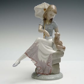 Lladro Porcelain Figurine, Picture Perfect 1007612