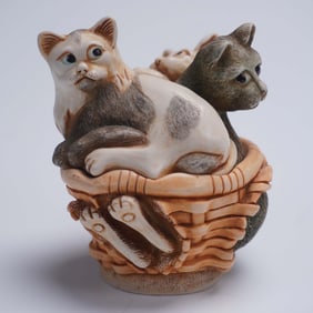 Harmony Kingdom Treasure Box, Cat Naps Meow