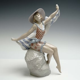 Lladro Porcelain Figurine, Sunning In Ipanema 1005660
