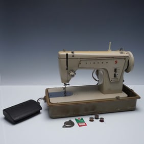 Singer Fashion Mate Model 239 Portable Sewing Machine with Case