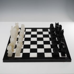 33pc Mexican Onyx and Obsidian Chess Set