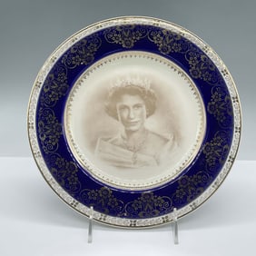 Crown Ducal Queen Elizabeth II Plate