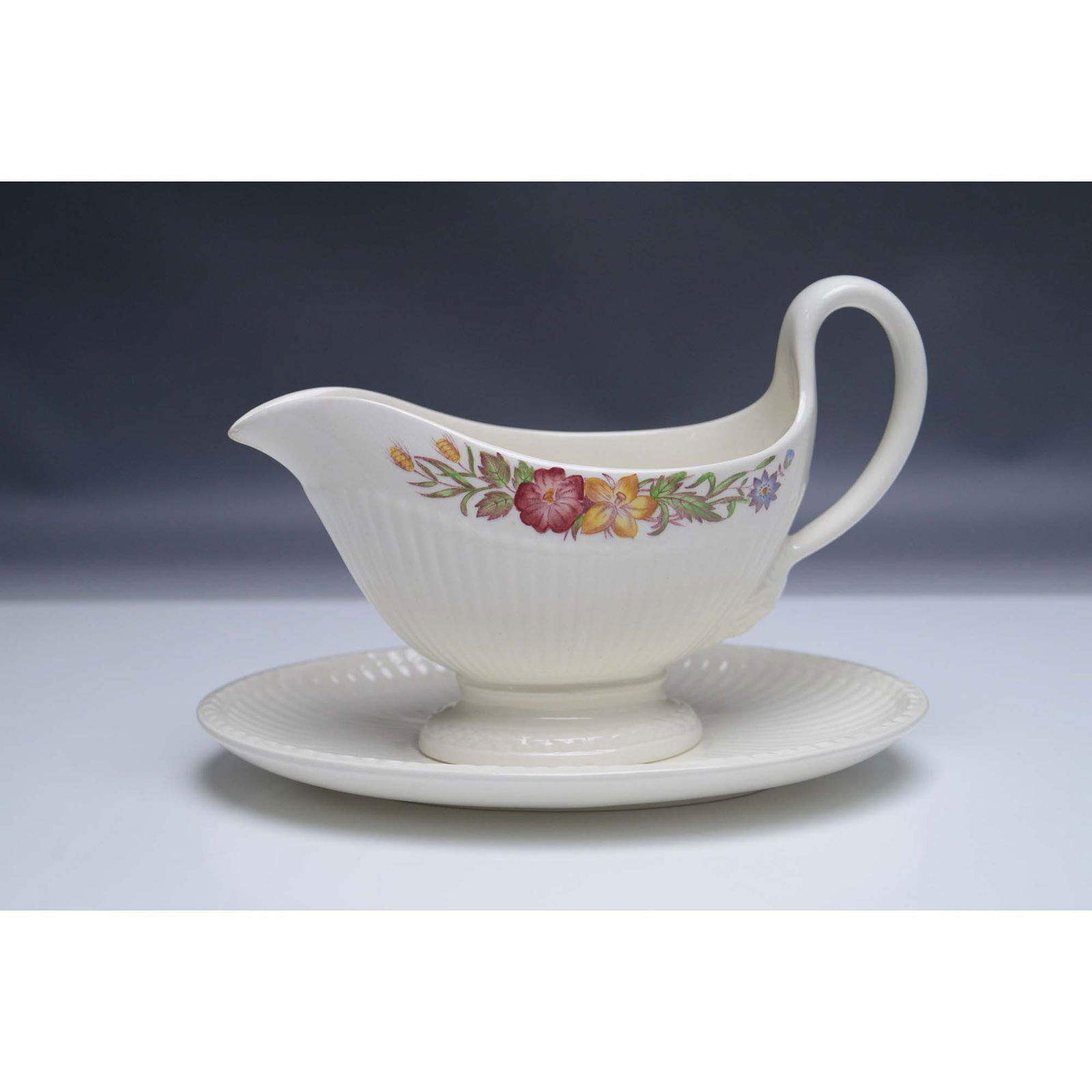 2pc Wedgwood Gravy Boat and Under Plate Meadow Edme (1 of 7)