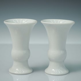 2pc Williamsburg Global Views White Flared Mini Vases
