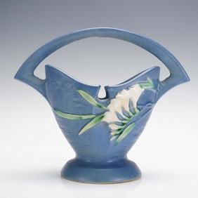 Roseville Pottery Basket, Freesia Pattern 390-7