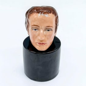 Michael Sutty Fine China Chess Piece, Duke of Wellington