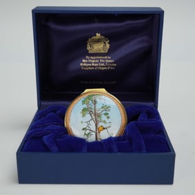 Halcyon Days Enamel Box, Winnie the Pooh How a Bear Likes Honey