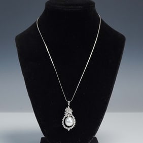 Diamond and Pearl Necklace 18kt