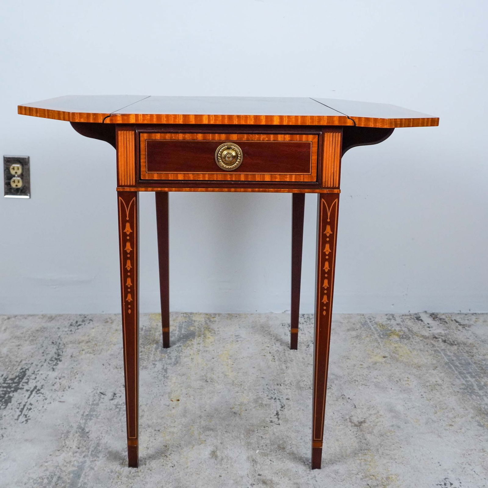 Council Craftsmen Edwardian-Style Inlaid Mahogany Side Table (1 of 8)