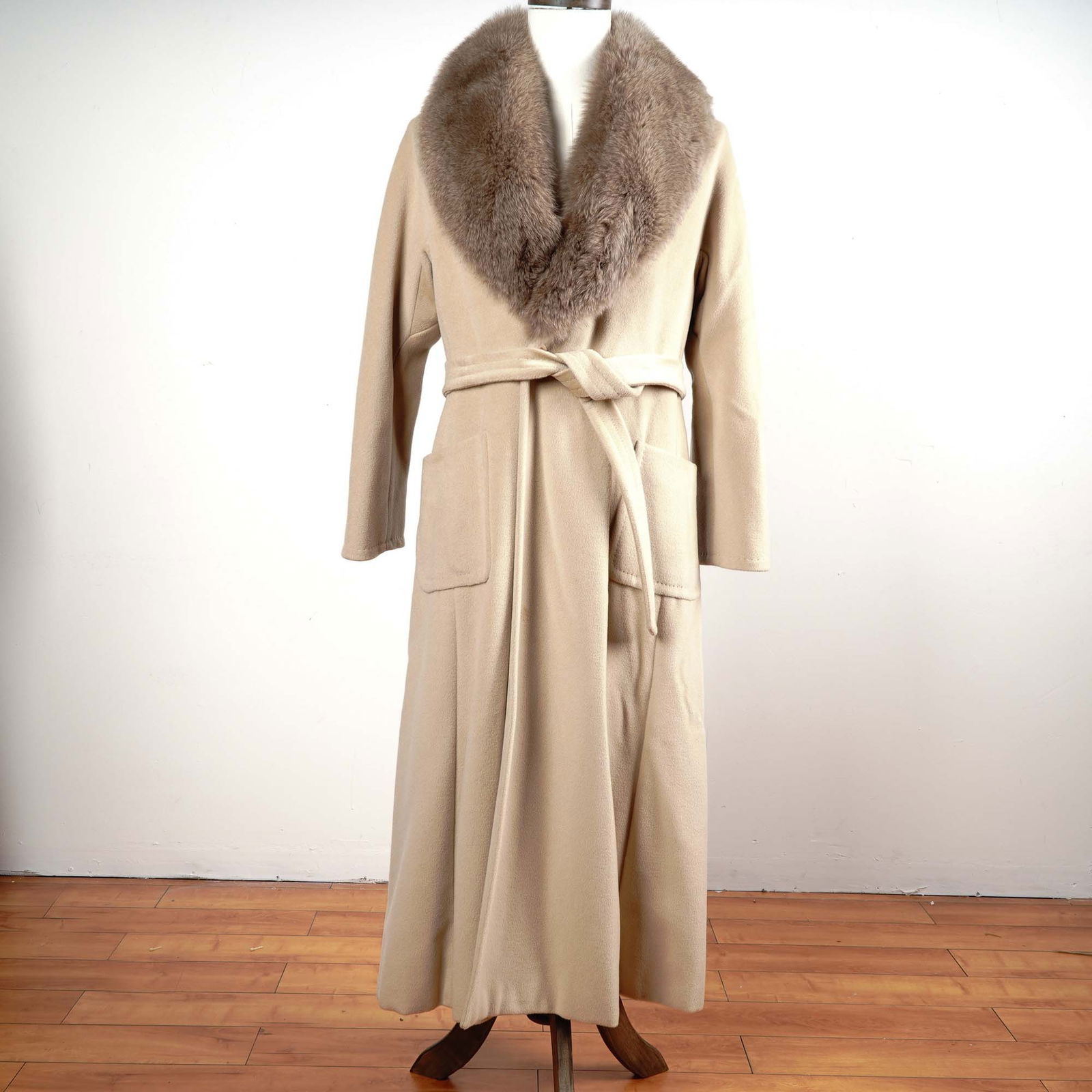 Max Mara Wool-Cashmere Wrap Coat with Fur Collar, Size 8: Elegant and impeccably tailored wrap coat by Max Mara (Italy), crafted from a sumptuous wool-cashmere blend. This timeless Size 8 design features a fluid silhouette with clean lines, secured at the wa