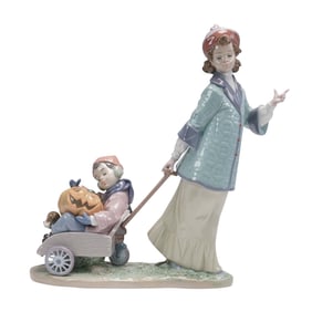 Lladro Porcelain Figurine, Pumpkin Ride 1006244 with Box