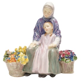 Royal Doulton Figurine, Granny's Heritage HN2031