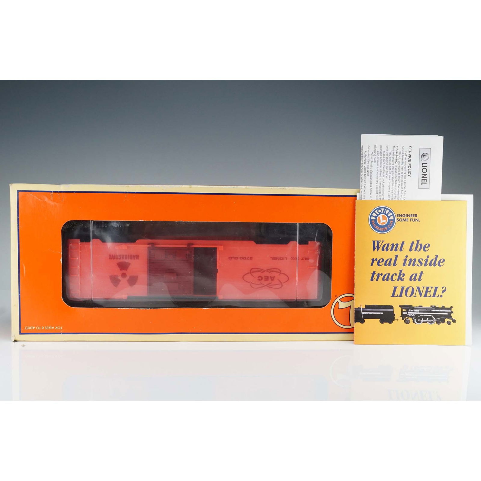Lionel Boxcar Train, AEC Radioactive Glow 9700-GLO with Box (1 of 6)