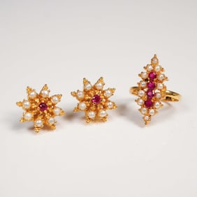 2pc Gold Tone Costume Jewelry Ring and Earrings Set
