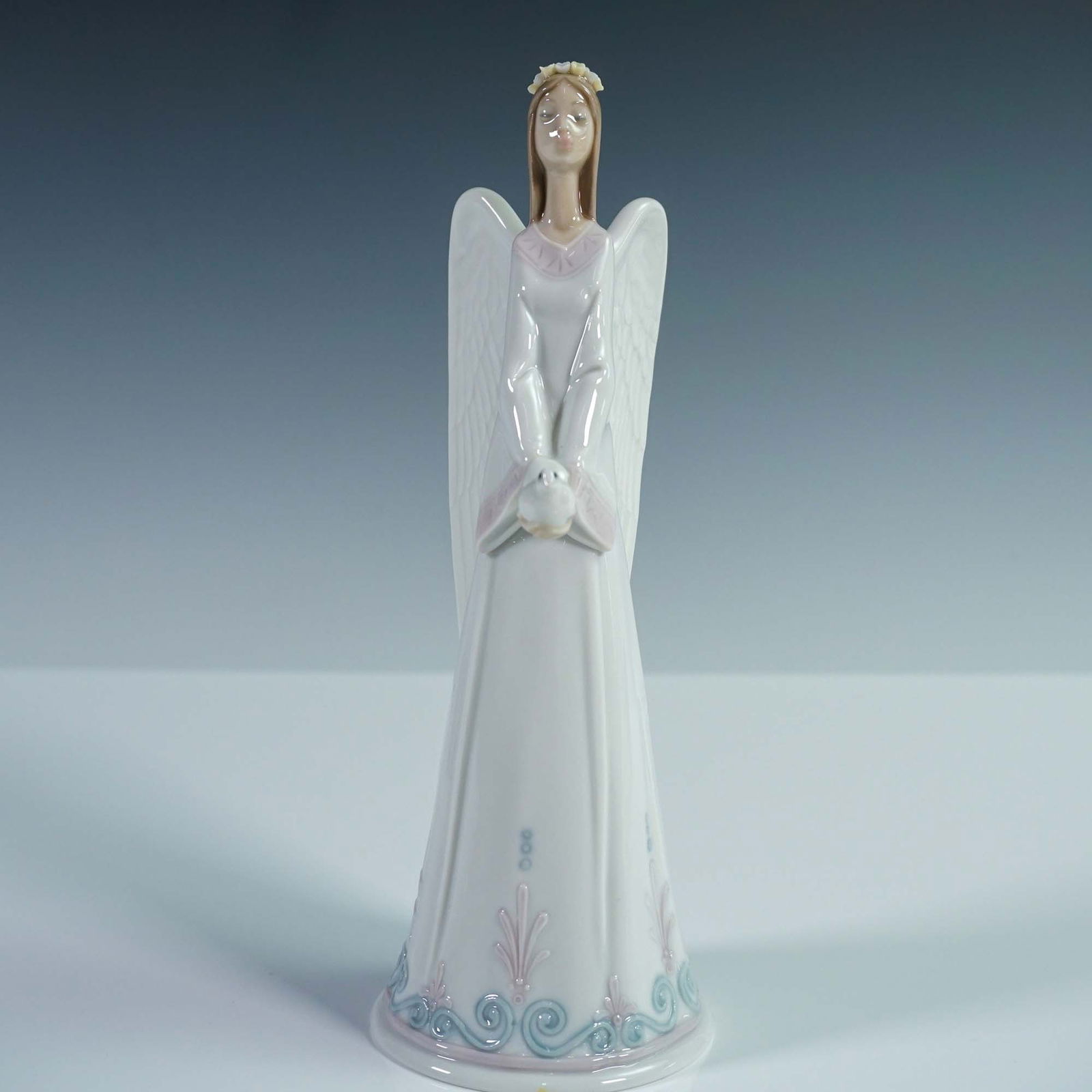 Lladro Porcelain Figurine Bell, Sounds of Peace 1006473, with Original Box (1 of 4)