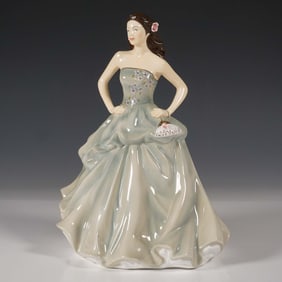 Royal Doulton Figurine, Happy Birthday 2013 HN5587 w/ Box