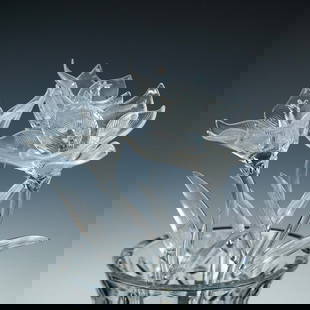 3pc Waterford Crystal Fleurology Sculptures, Lily: This lot features three clear crystal flower sculptures from Waterford's Fleurology collection, each designed as a stylized lily. The stems of the flowers are acid-etched with the Waterford mark, and