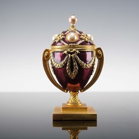 Joan Rivers Imperial Treasures Egg with Pin
