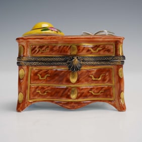 Limoges France Porcelain Dresser Trinket Box