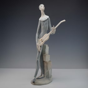 Lladro Porcelain Sculpture, Harlequin with Guitar PP150M