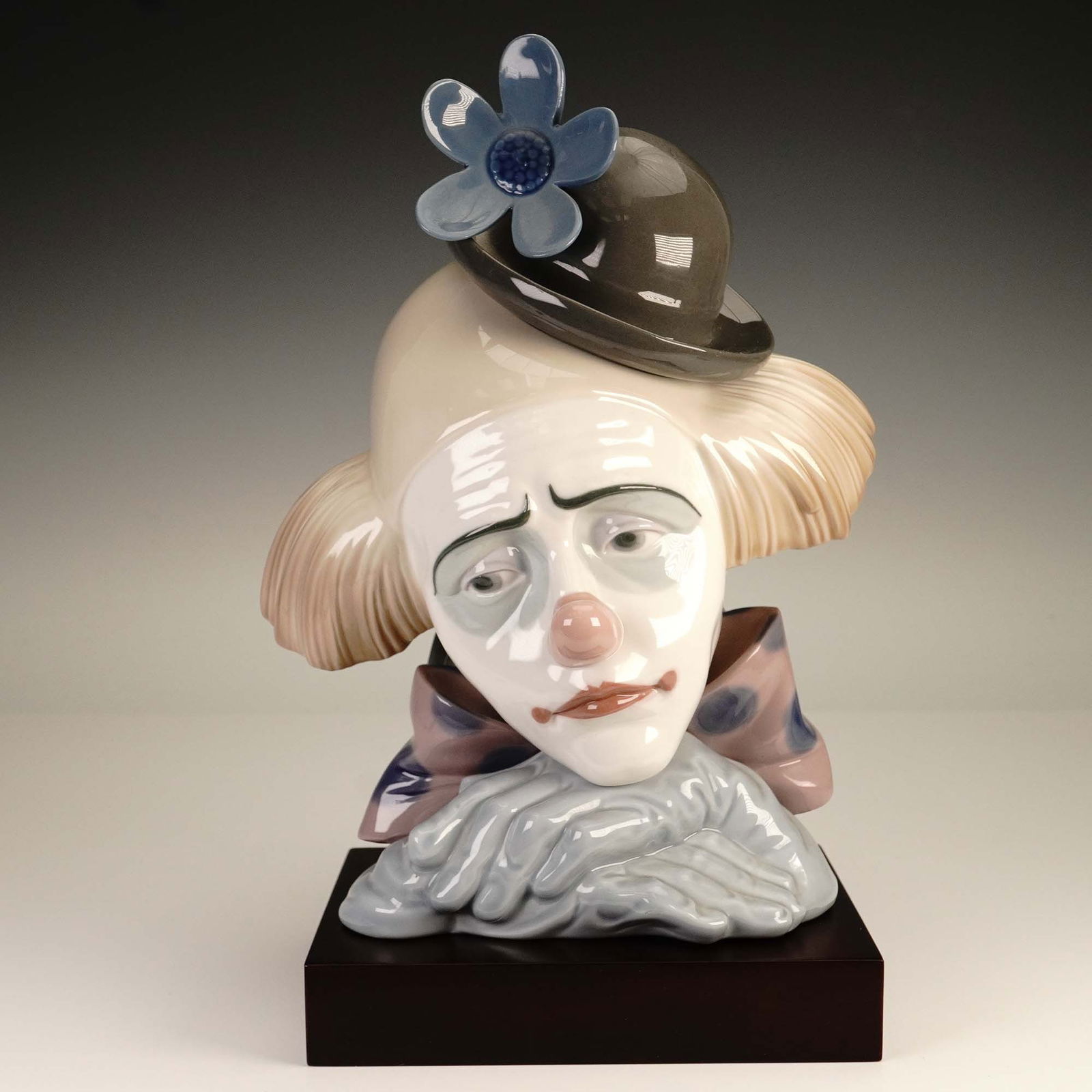Pensive Clown Porcelain Figurine with Bowler Hat 5130 (1 of 4)