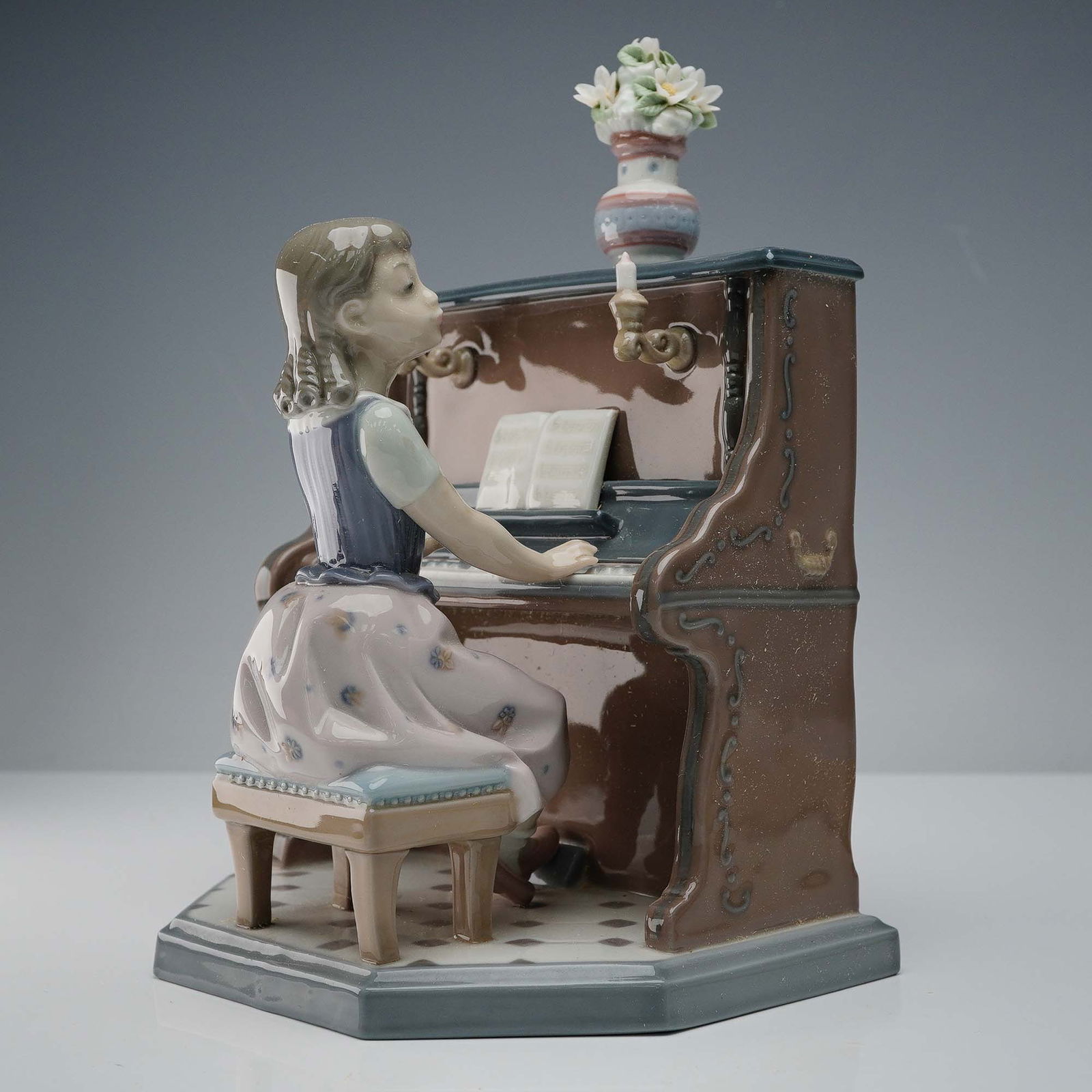 Lladro Porcelain Figurine, Practice Makes Perfect 5462 (1 of 7)