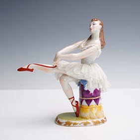 Lladro Porcelain Figurine, Tying the Slipper 1000097.06