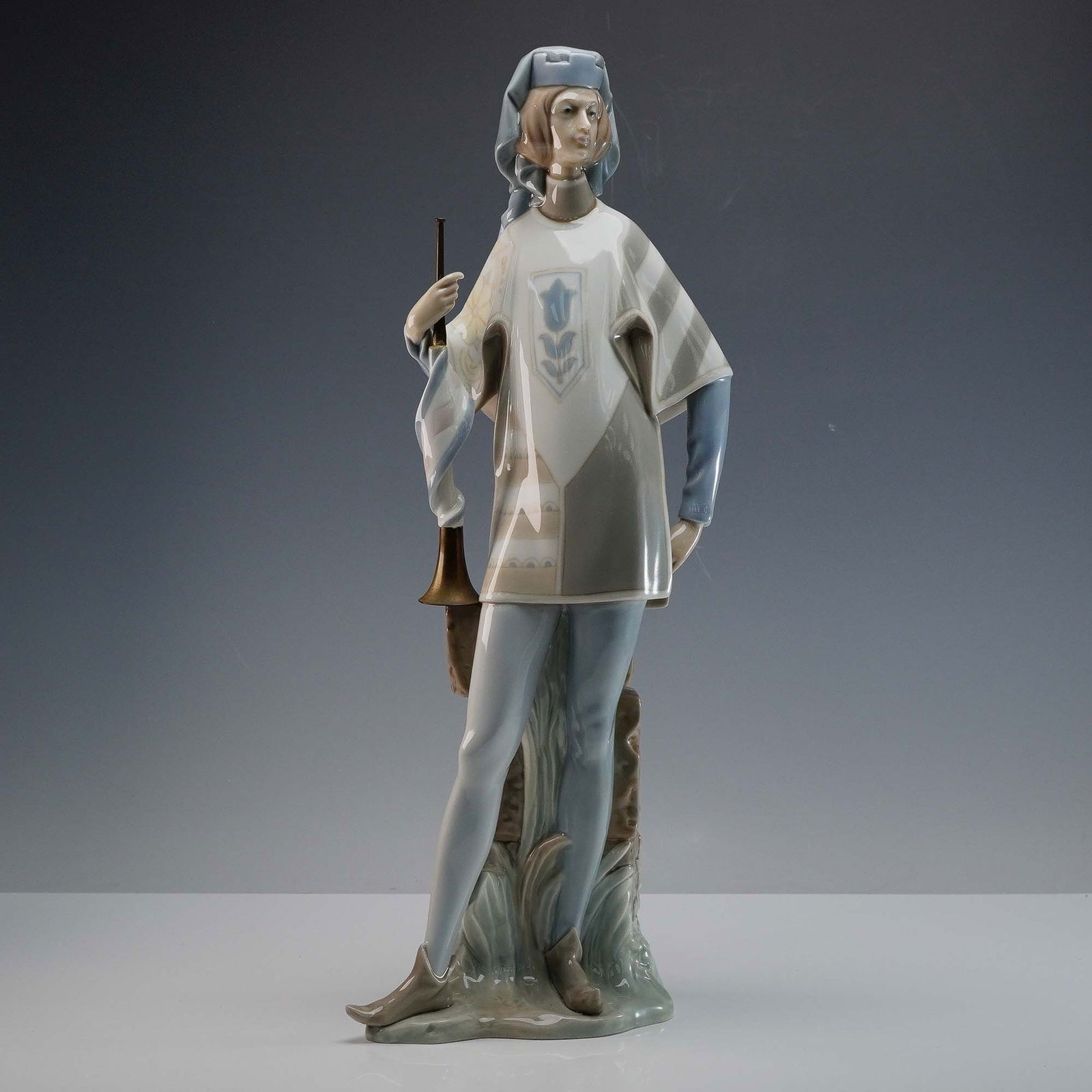 Lladro Porcelain Sculpture, Herald 1001078 (1 of 8)